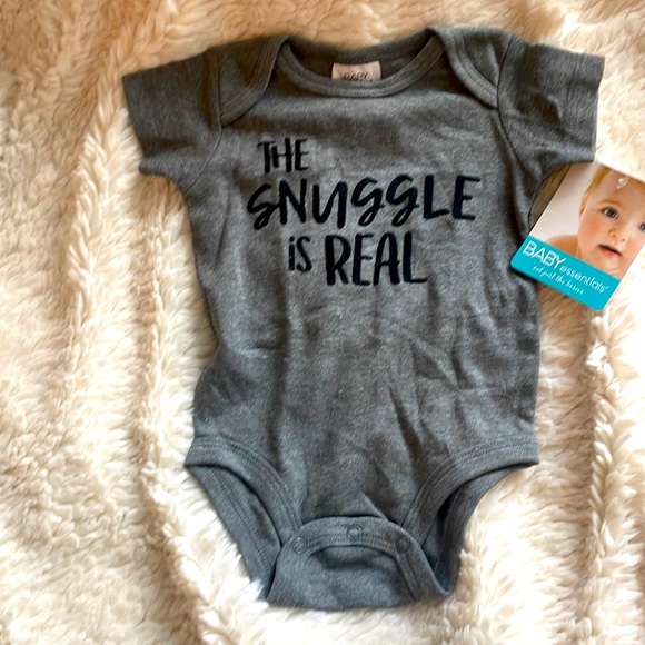 3/$20🎉The Snuggle is Real onesie, 3 & 9 months - Picture 2 of 5